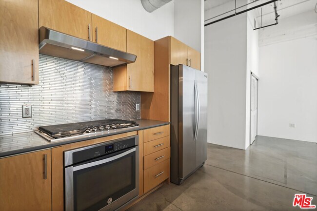 Building Photo - 1130 Flower St