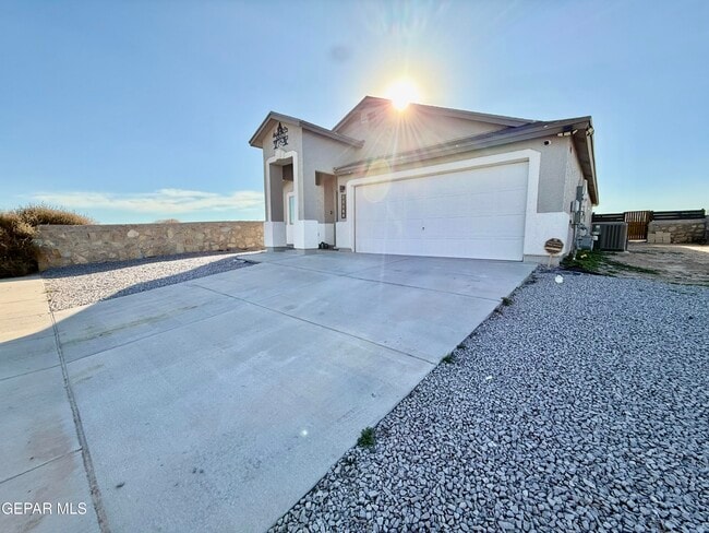 Building Photo - 11860 Ernest Rd