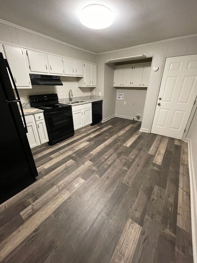 Building Photo - 406-408 Rogers