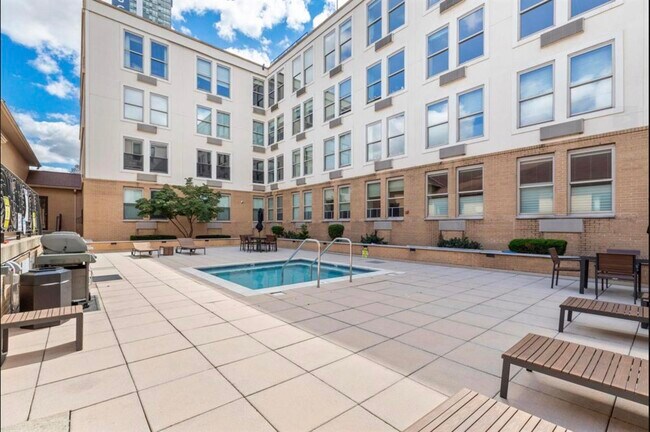 Building Photo - 10 Regent St