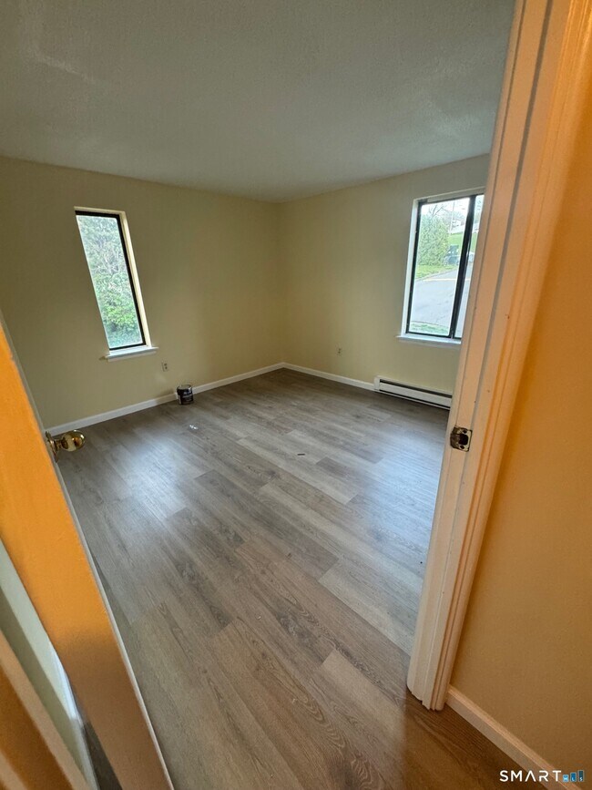 Building Photo - 184 Burgundy Hill Ln