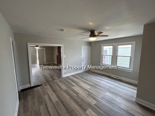 Building Photo - Renovated Millville 4 Bed in Millville. Eligible for $500 Security Deposit.