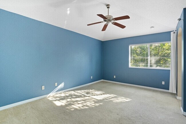 Building Photo - 3383 Antica St