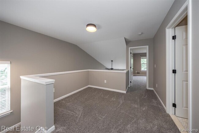 Building Photo - 1285 16th St