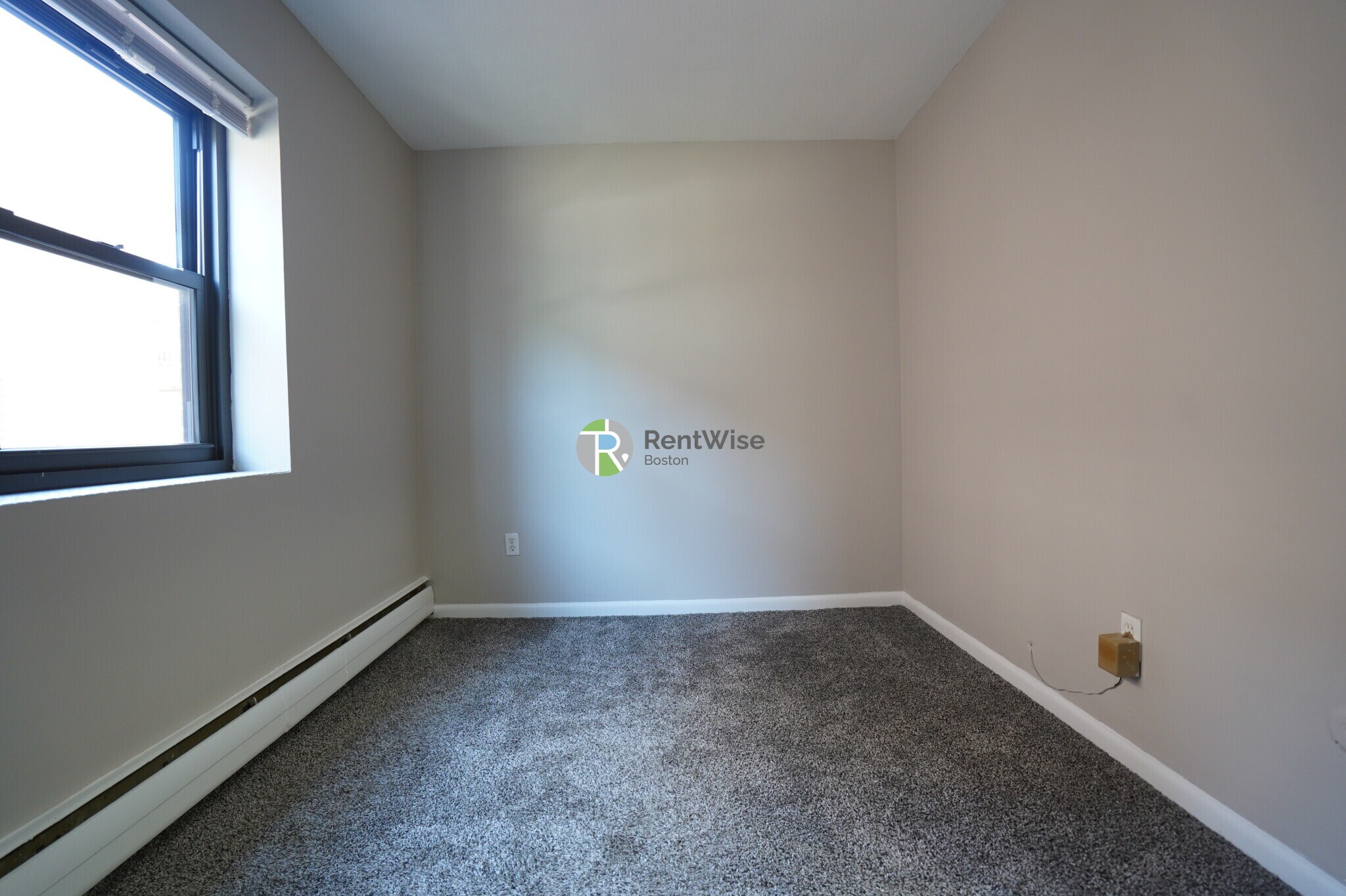 Building Photo - 39 Shepard St