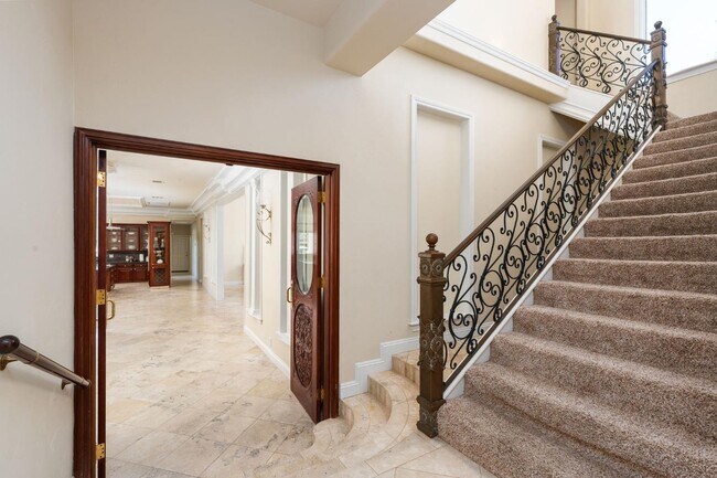 Building Photo - 14215 Killarney Dr