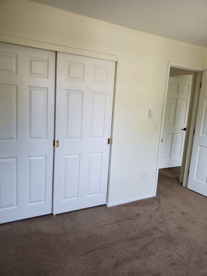 Building Photo - 2216 S Eagle Ct