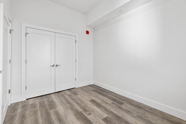 Building Photo - 412 Whiton St
