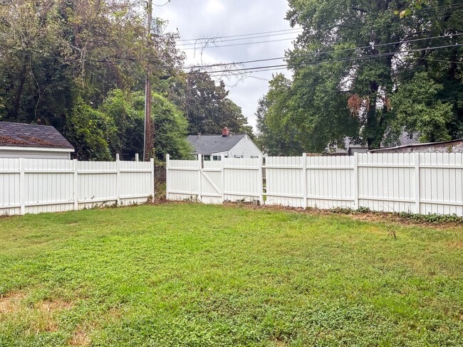 Building Photo - Charming 2BR Home in the Westover Area – A...