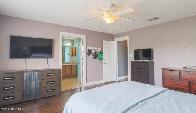 Building Photo - 4117 Silverwood Dr