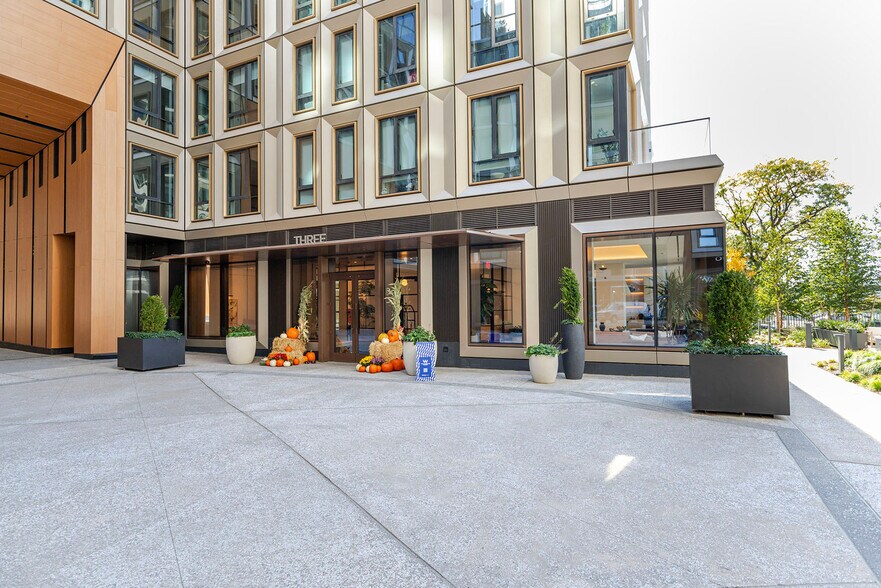 Building Photo - 482 Kent Ave