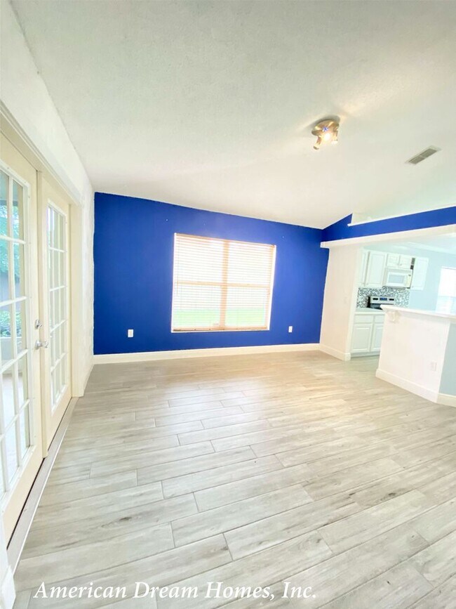 Building Photo - Wonderful Home in Andover Lakes!