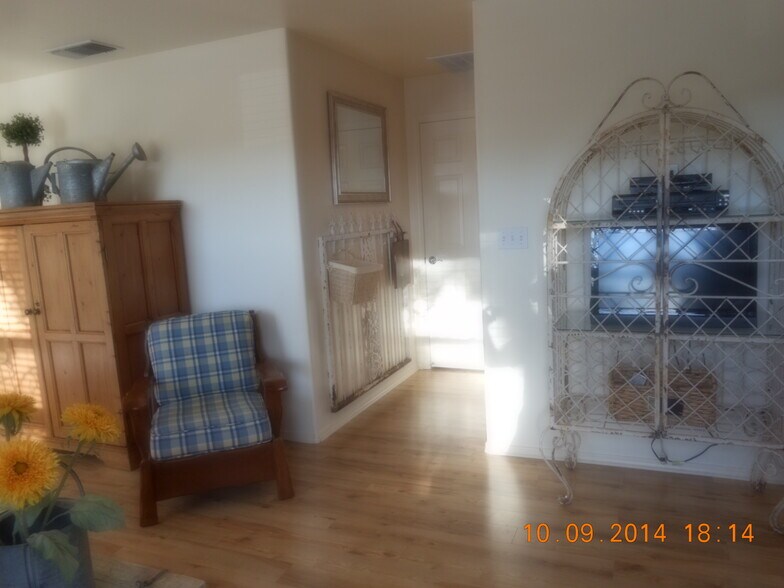 Entry closet - 2121 Pine St