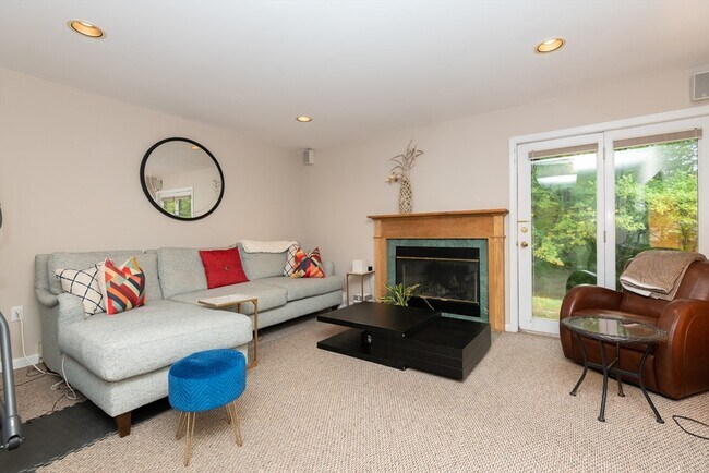 Building Photo - 178 Bishops Forest Dr