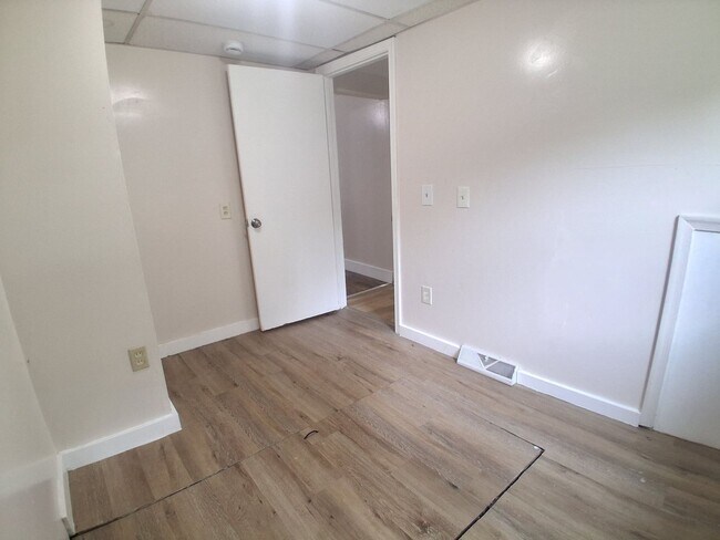 Building Photo - Lovely 3 Bedroom House FOR RENT in Fairfield Twp $1600