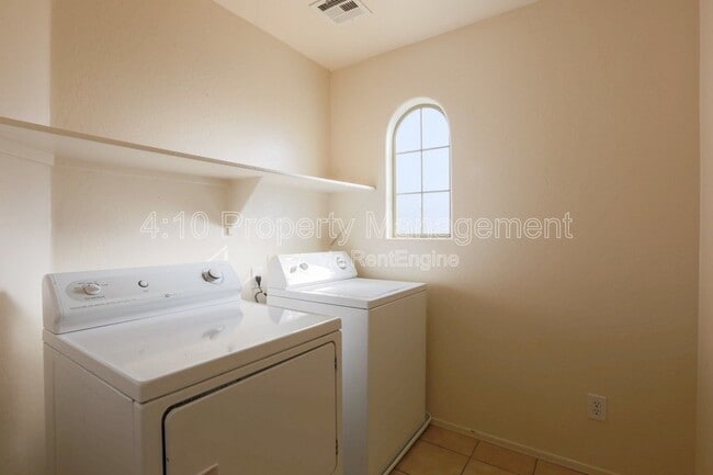 Building Photo - 1774 S Seton Ave