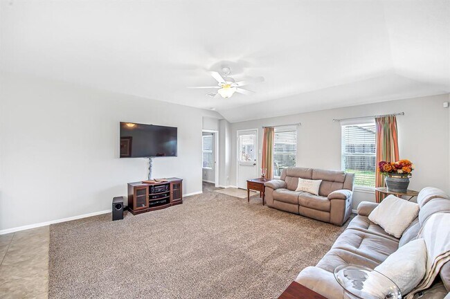 Building Photo - 3023 Dripping Springs Ct
