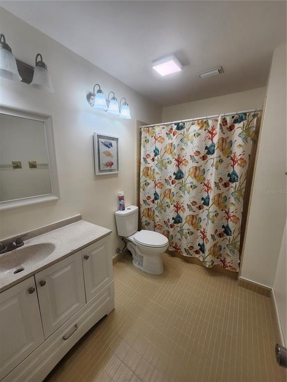 Building Photo - 2441 Beacon Dr