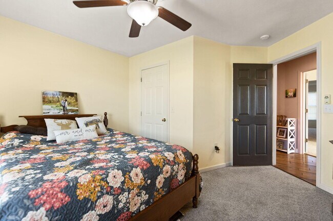 Building Photo - 76 Waterford Way