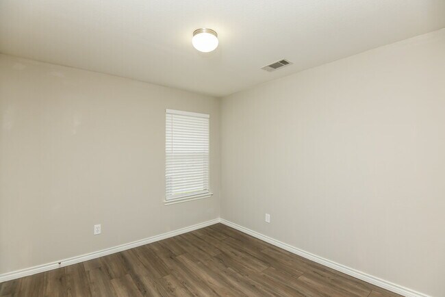 Building Photo - 272 Spring Hollow Dr