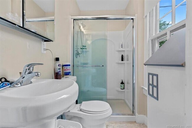 Building Photo - 300 Humphrey St