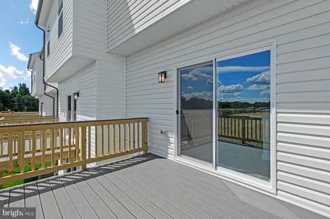 Building Photo - 16640 Green Glade Dr