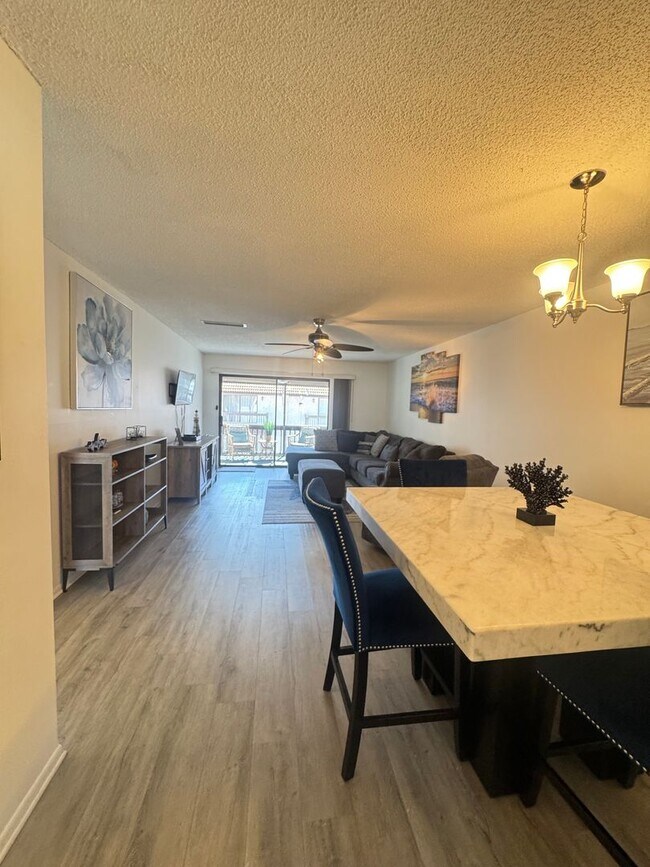 Building Photo - Annual turnkey furnished 2-Bedroom, 2-Bath...