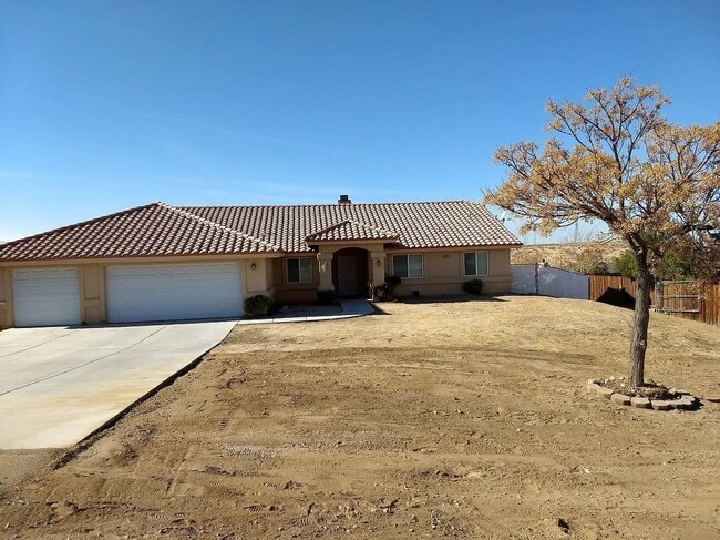 Building Photo - 16420 Los Cedros Rd