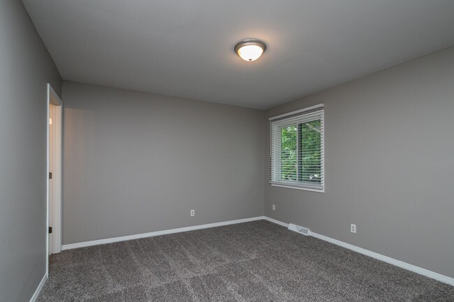 Building Photo - 4300-4302 Mount Carmel Lane