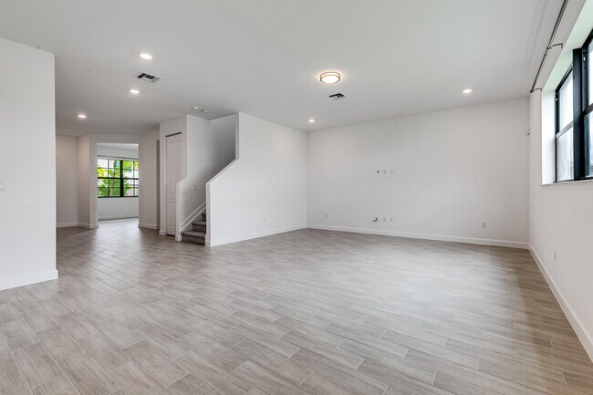 Building Photo - 3170 Streng Ln