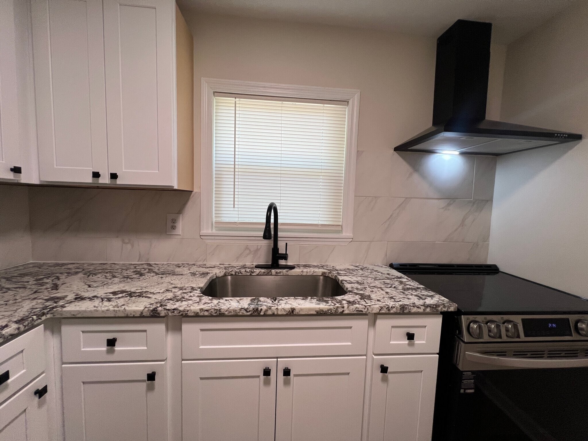 Building Photo - 506 N Line St