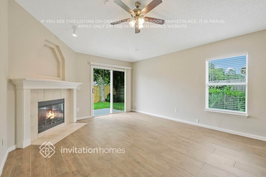 Building Photo - 1800 Northglen Cir