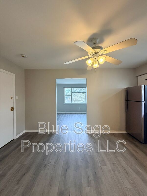 Building Photo - 727 Clifton Ave