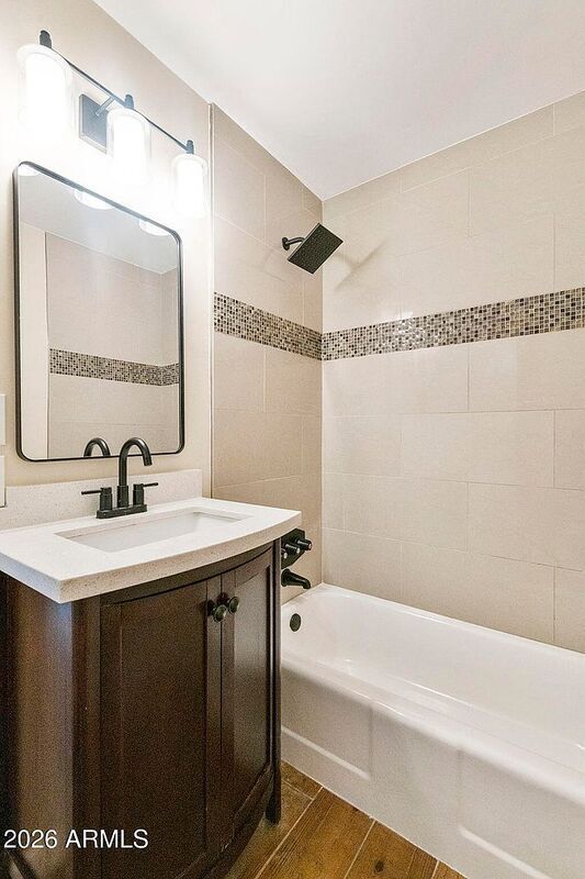 Building Photo - 539 W 17th St
