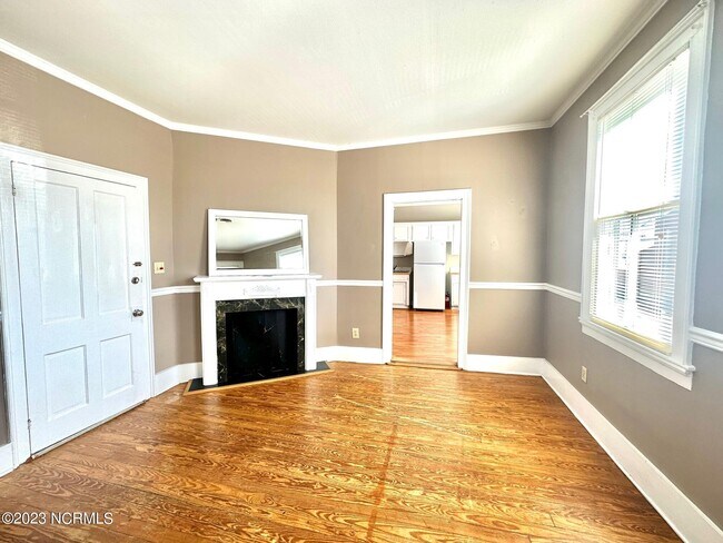 Building Photo - 416 Craven St