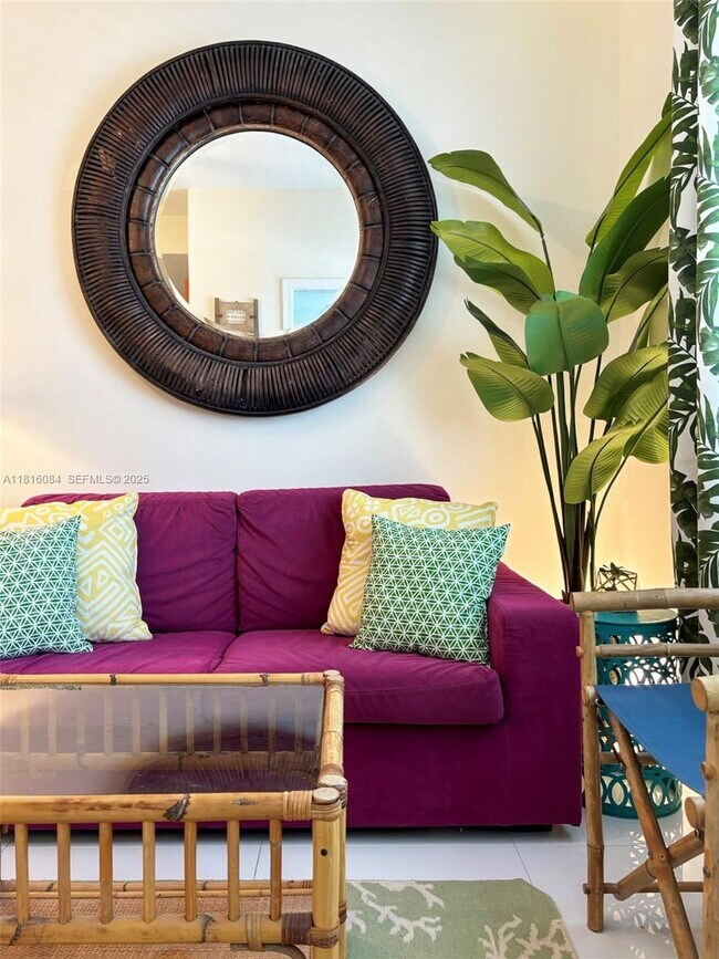 Building Photo - 335 Ocean Dr