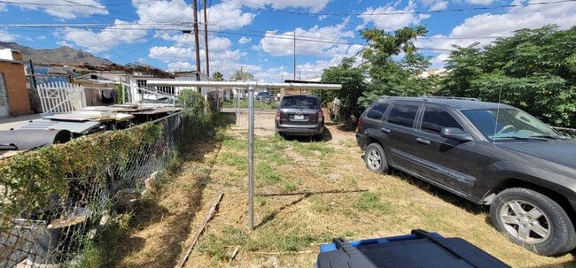 Building Photo - 3031 Findley Ave