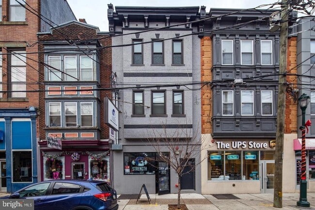 Building Photo - 616 S 4th St