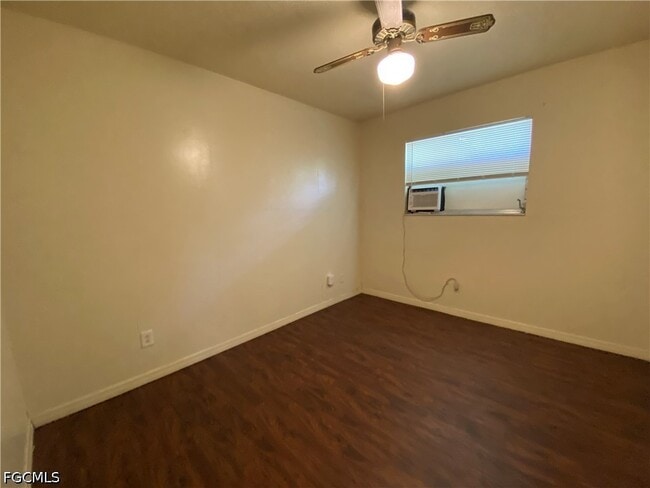 Building Photo - 7906 Suncoast Dr