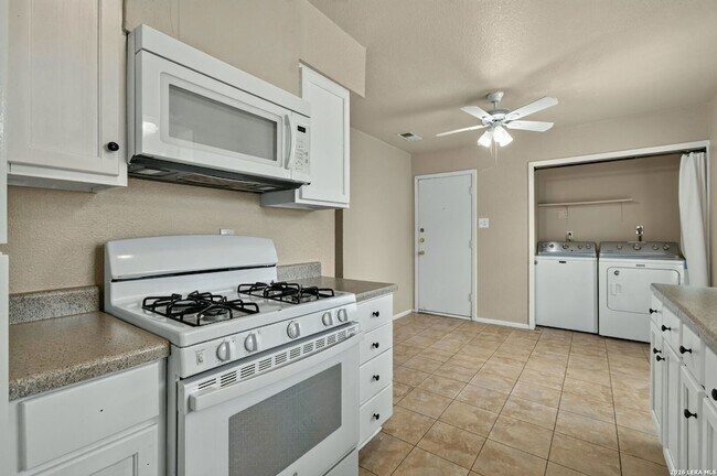 Building Photo - 602 Catalina Ave