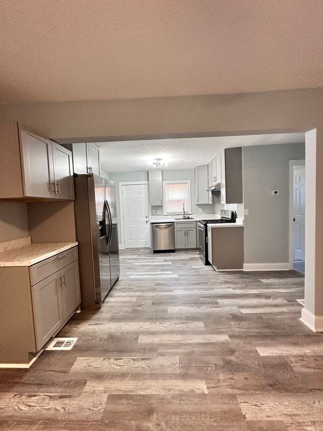 Building Photo - Coronado-Norfolk 3 Bedroom House