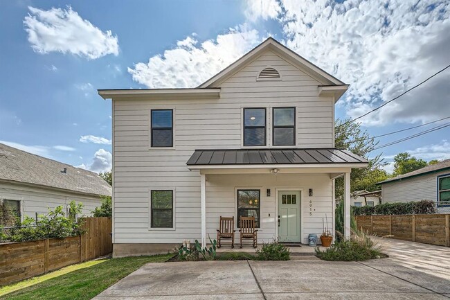 Building Photo - 6915 Carver Ave