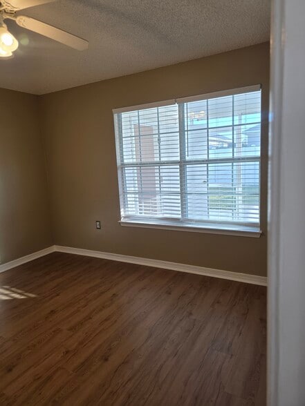 Master Bedroom #1 - 5577 Centerbrook Pl