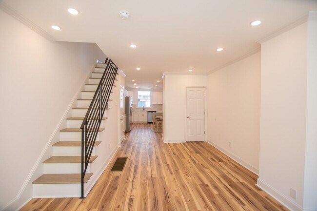 Building Photo - Renovated South Philadelphia Rowhome