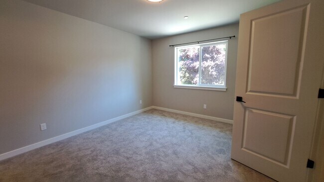 Building Photo - 3113 E Camellia Way