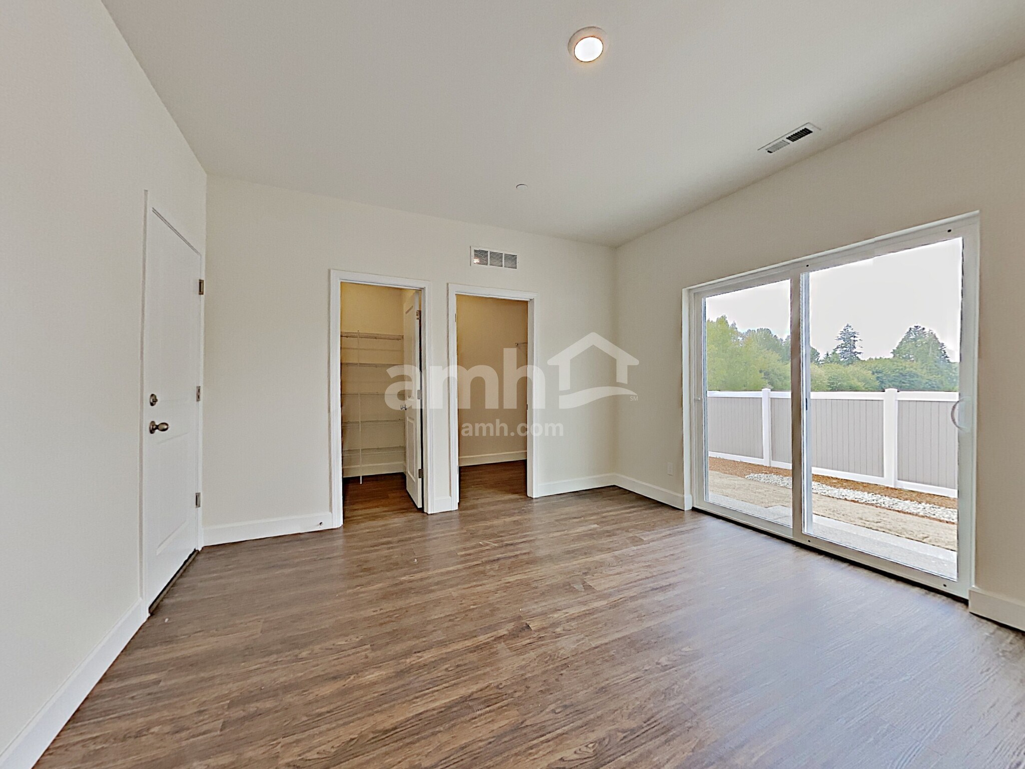 Building Photo - 13628 106th Ave E