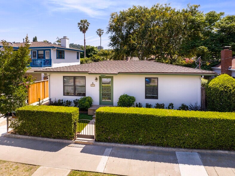 Building Photo - 1821 Chino St