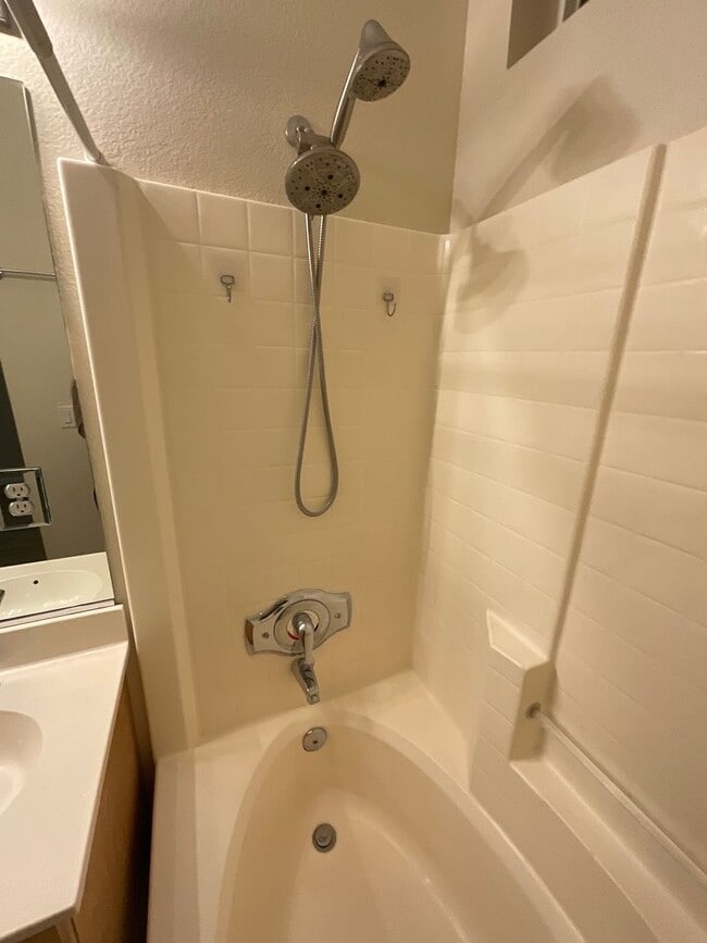 Building Photo - Adorable 3 bedroom with great location!