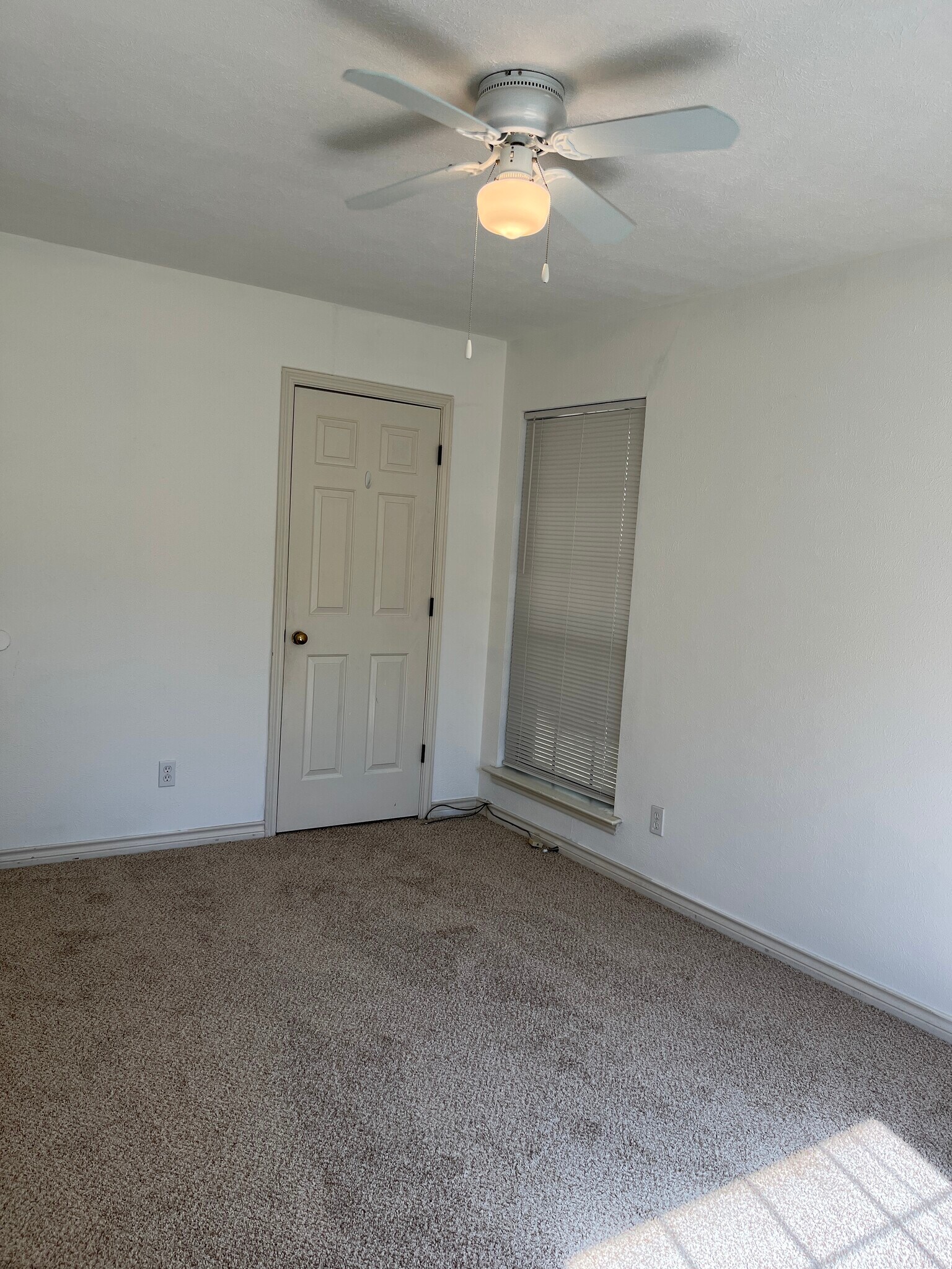 Building Photo - 6928 Walling Ln
