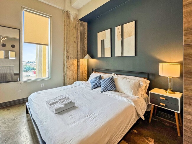 Building Photo - 500 S Ervay St